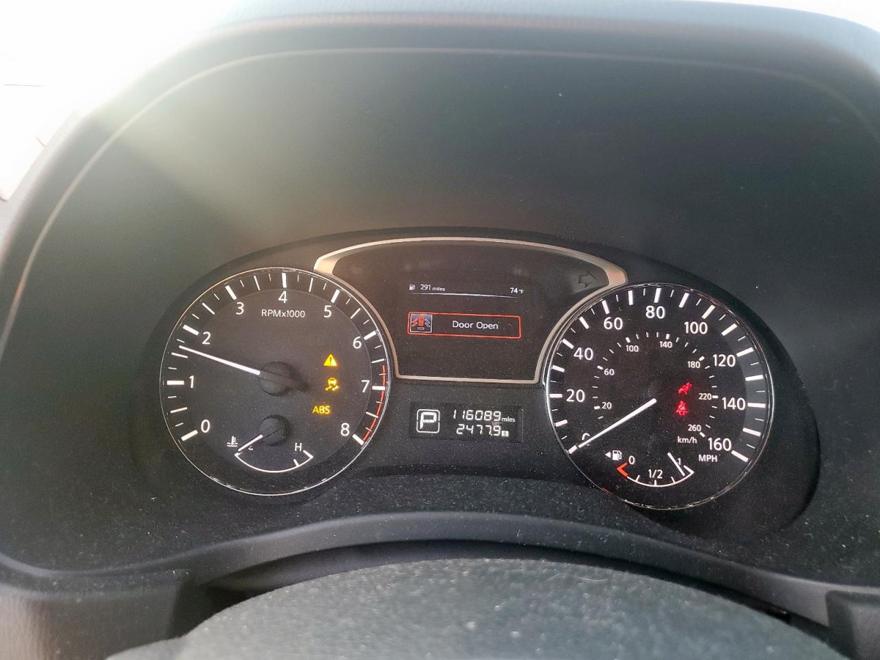 Nissan Pathfinder S Image 12