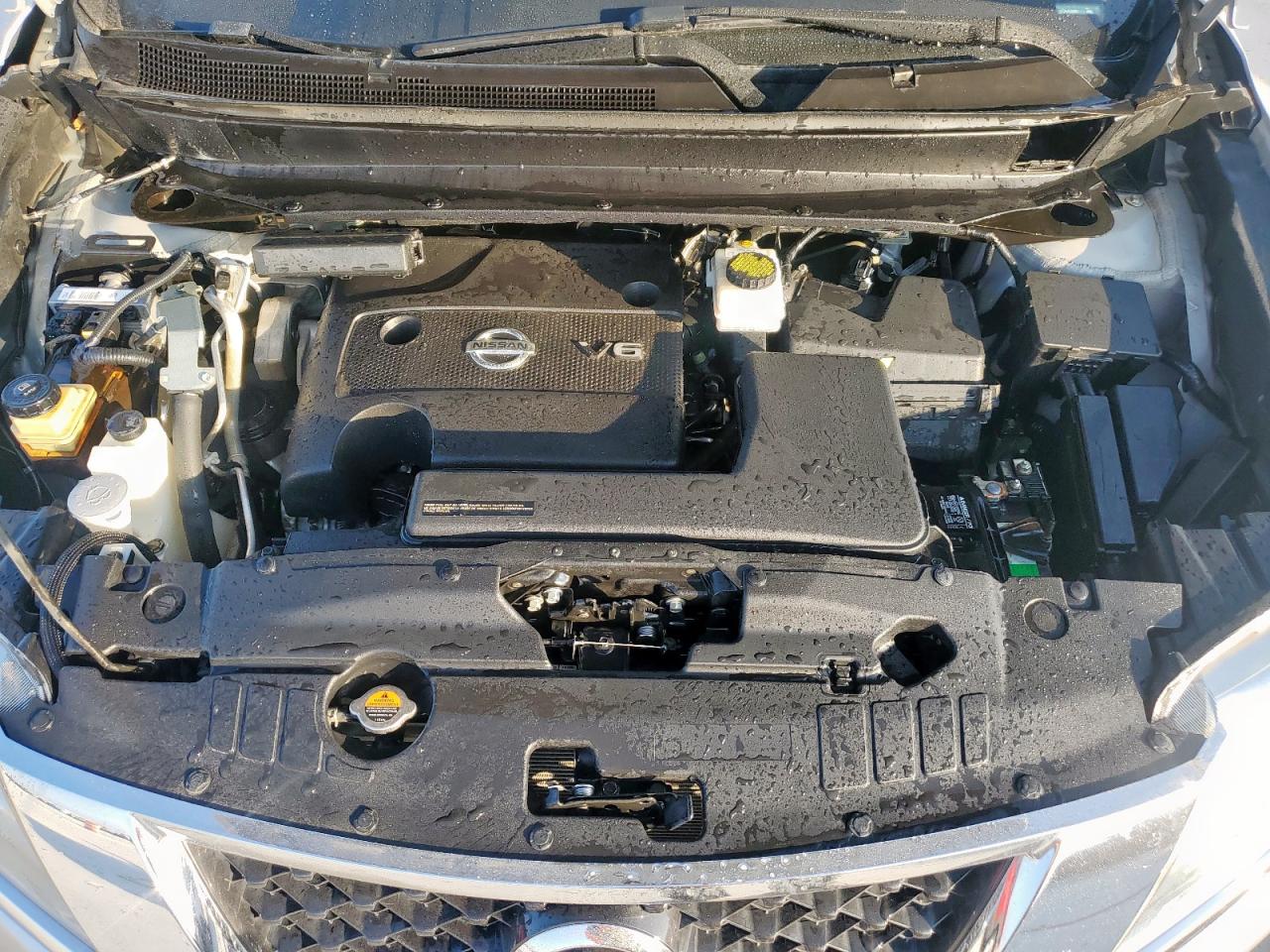 Nissan Pathfinder S Image 3
