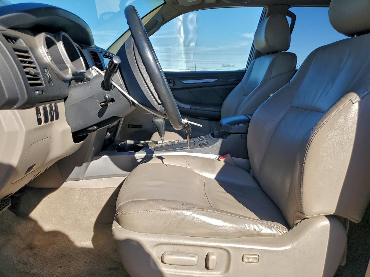 Toyota 4Runner Limited Image 9