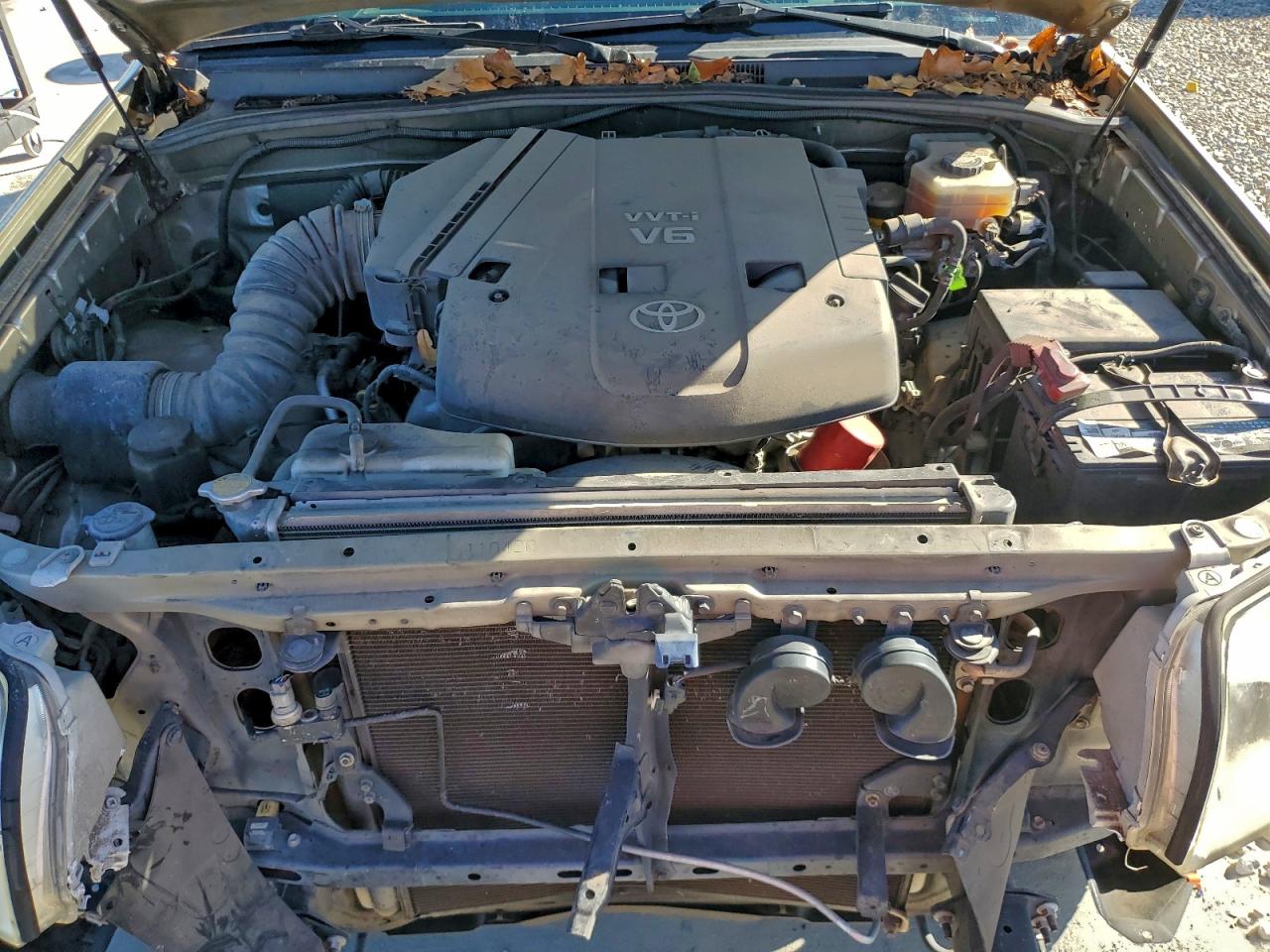 Toyota 4Runner Limited Image 2