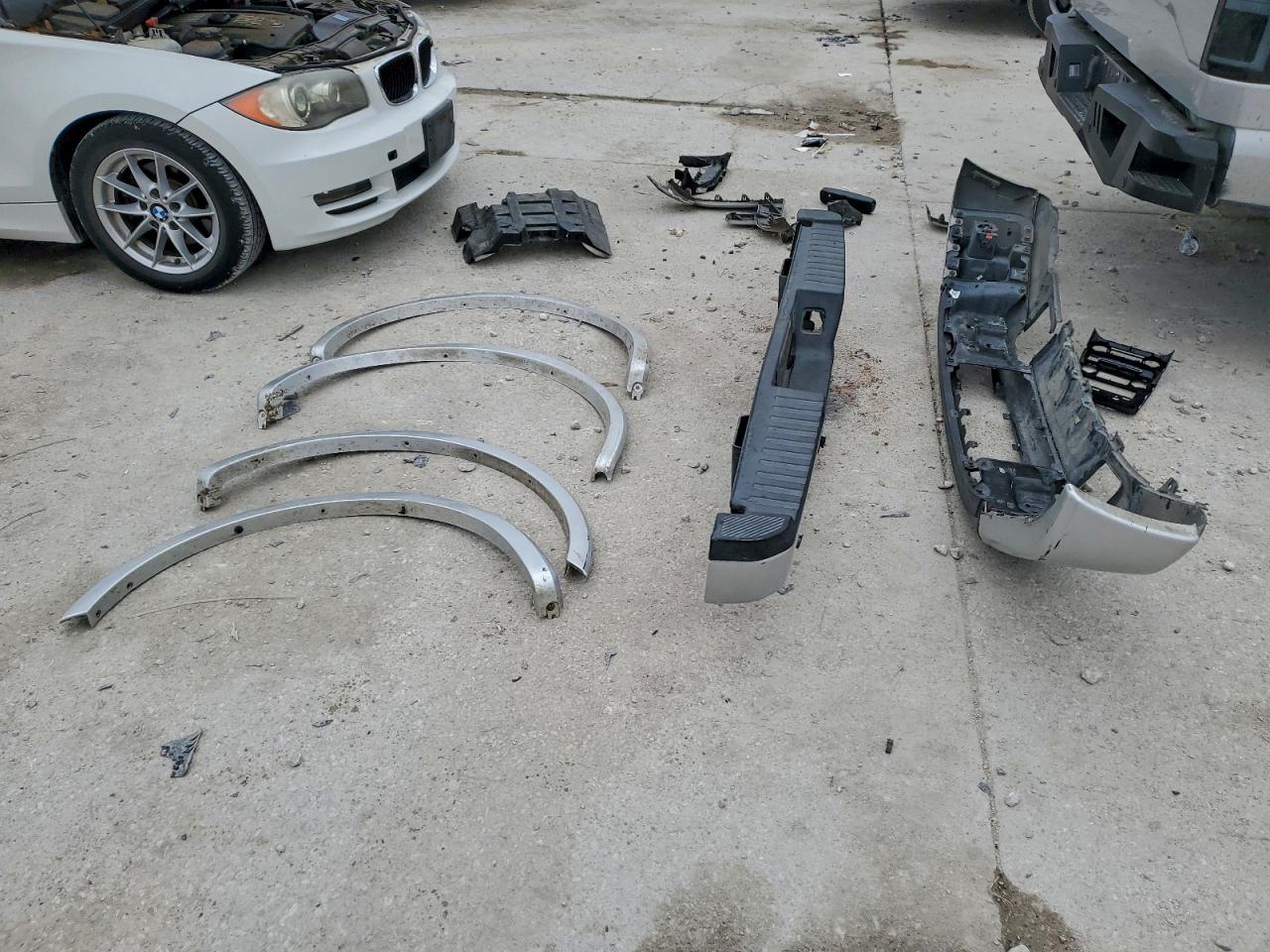 Ford F-150 Supercrew Image 11