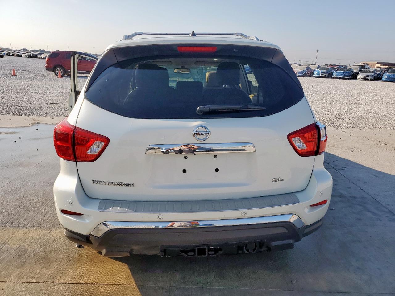 Nissan Pathfinder S Image 5