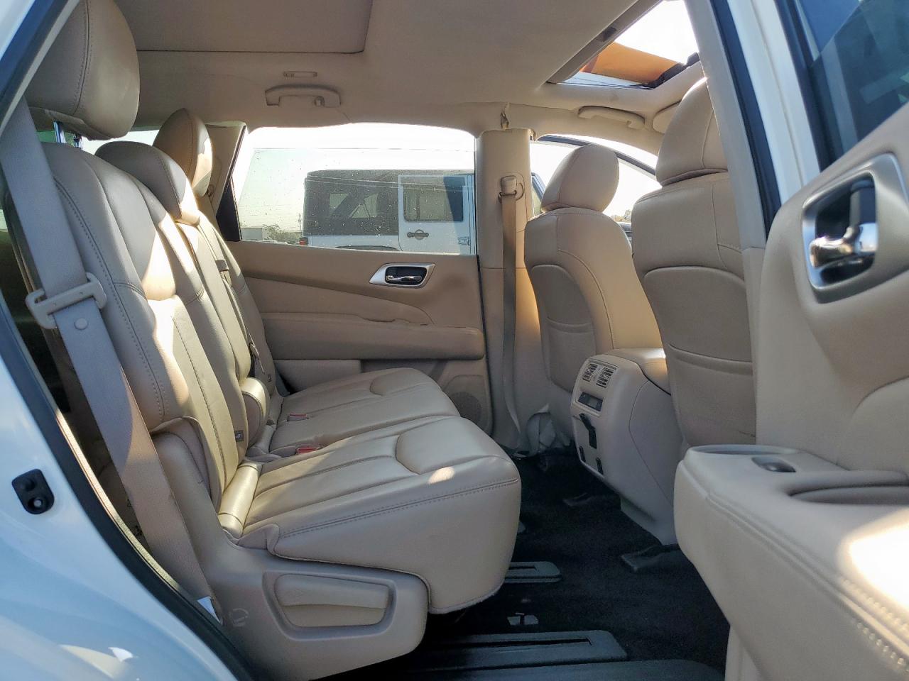 Nissan Pathfinder S Image 8