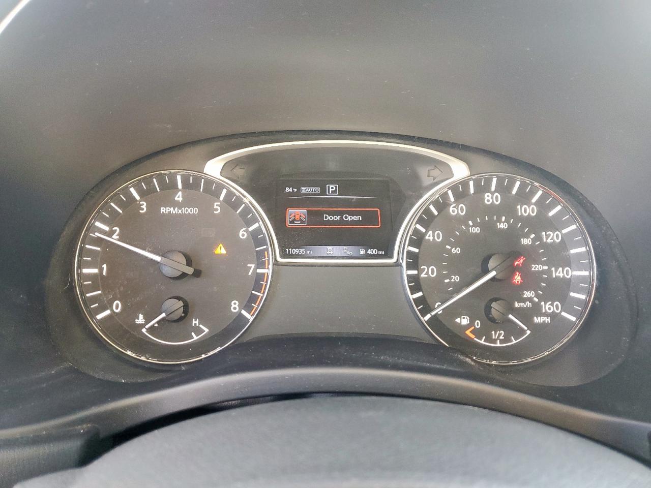 Nissan Pathfinder S Image 9