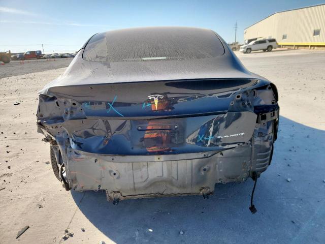 Tesla Model 3 Image 5