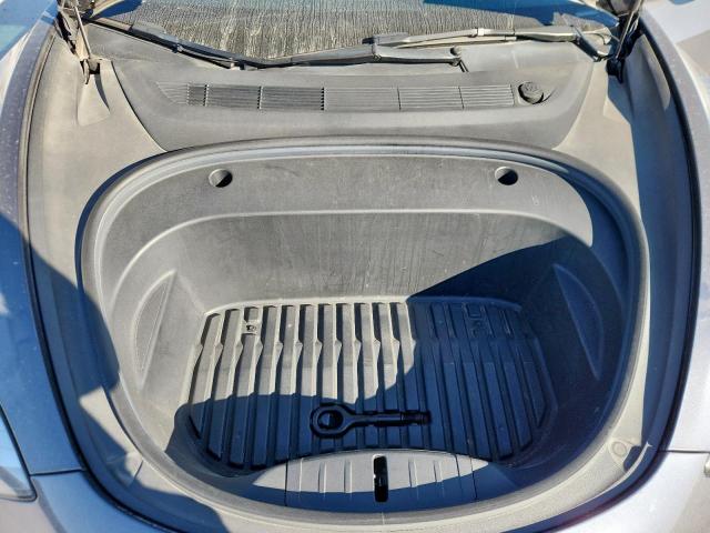 Tesla Model 3 Image 11