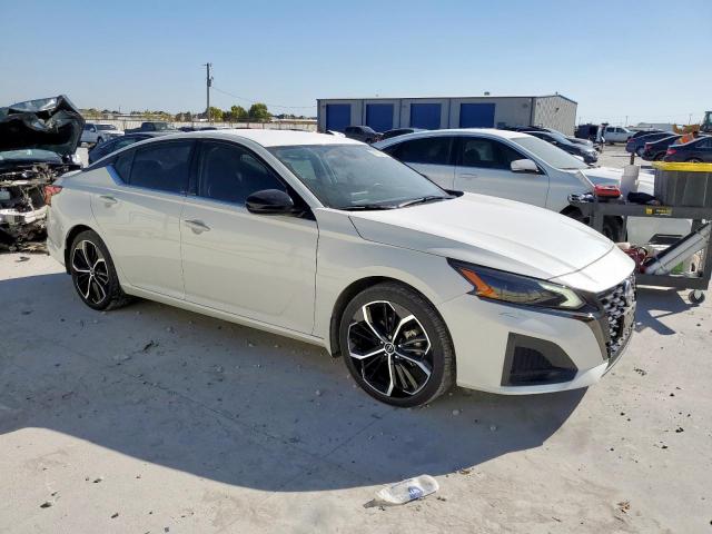 Nissan Altima Sr Image 3