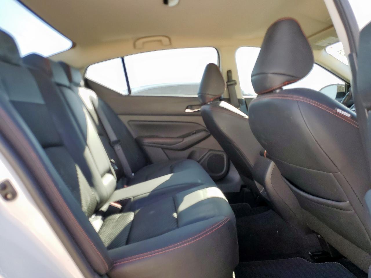 Nissan Altima Sr Image 12