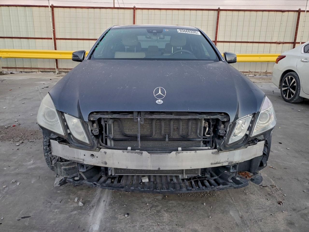 Mercedes-Benz E-Class 350 Image 9