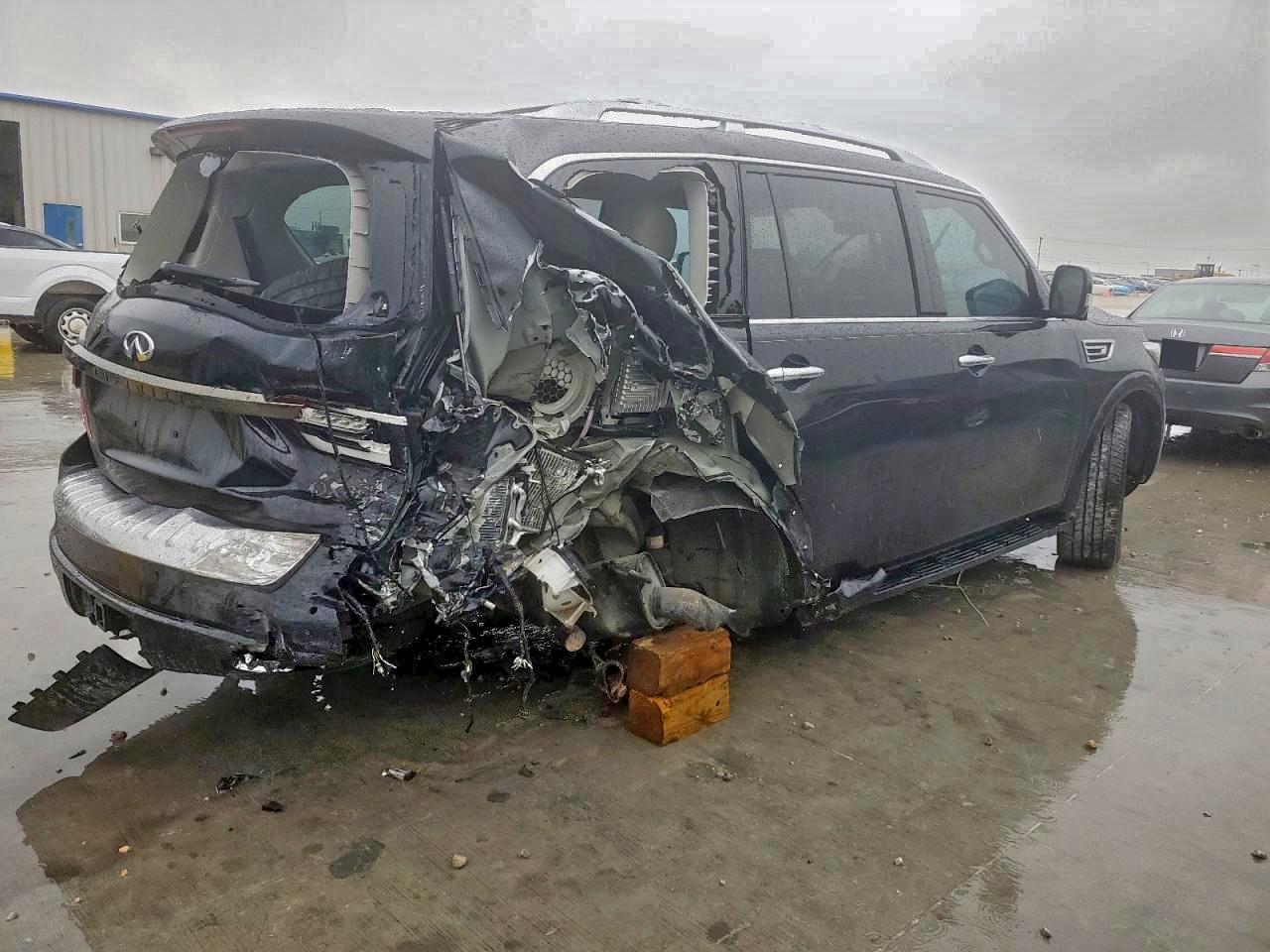 INFINITI Qx Luxe Image 3