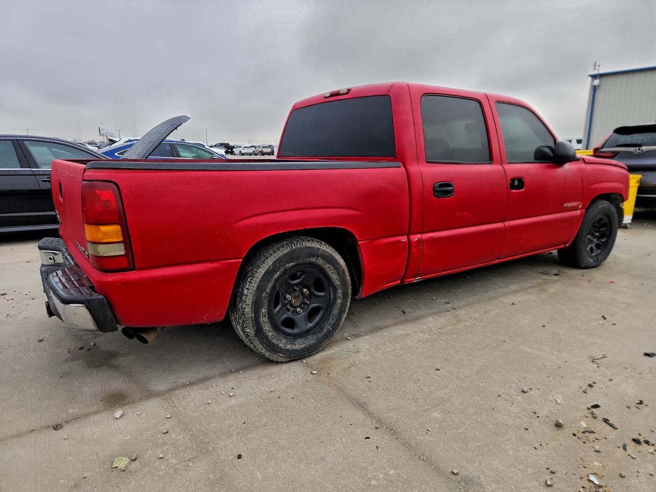 Chevrolet Silverado C1500 Image 2