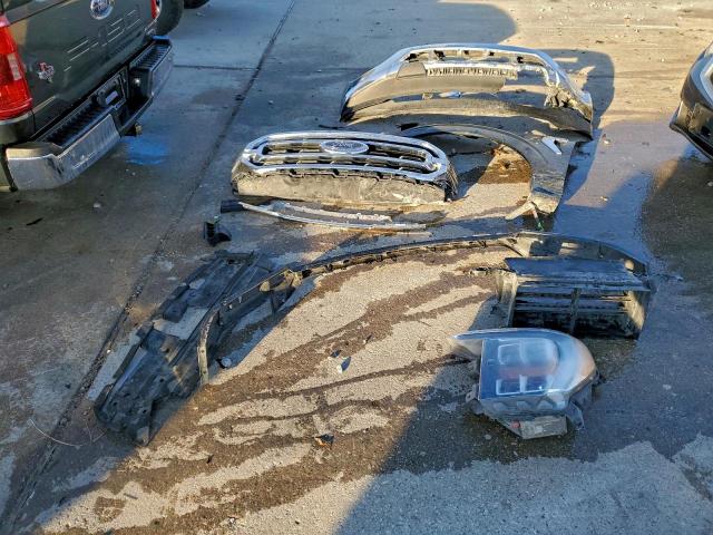 Ford F-150 Supercrew Image 12