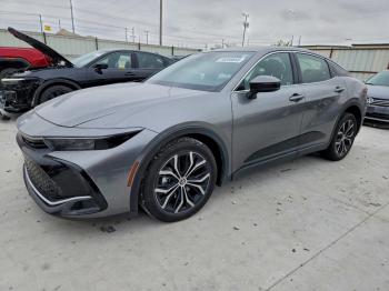  Salvage Toyota Crown Xle