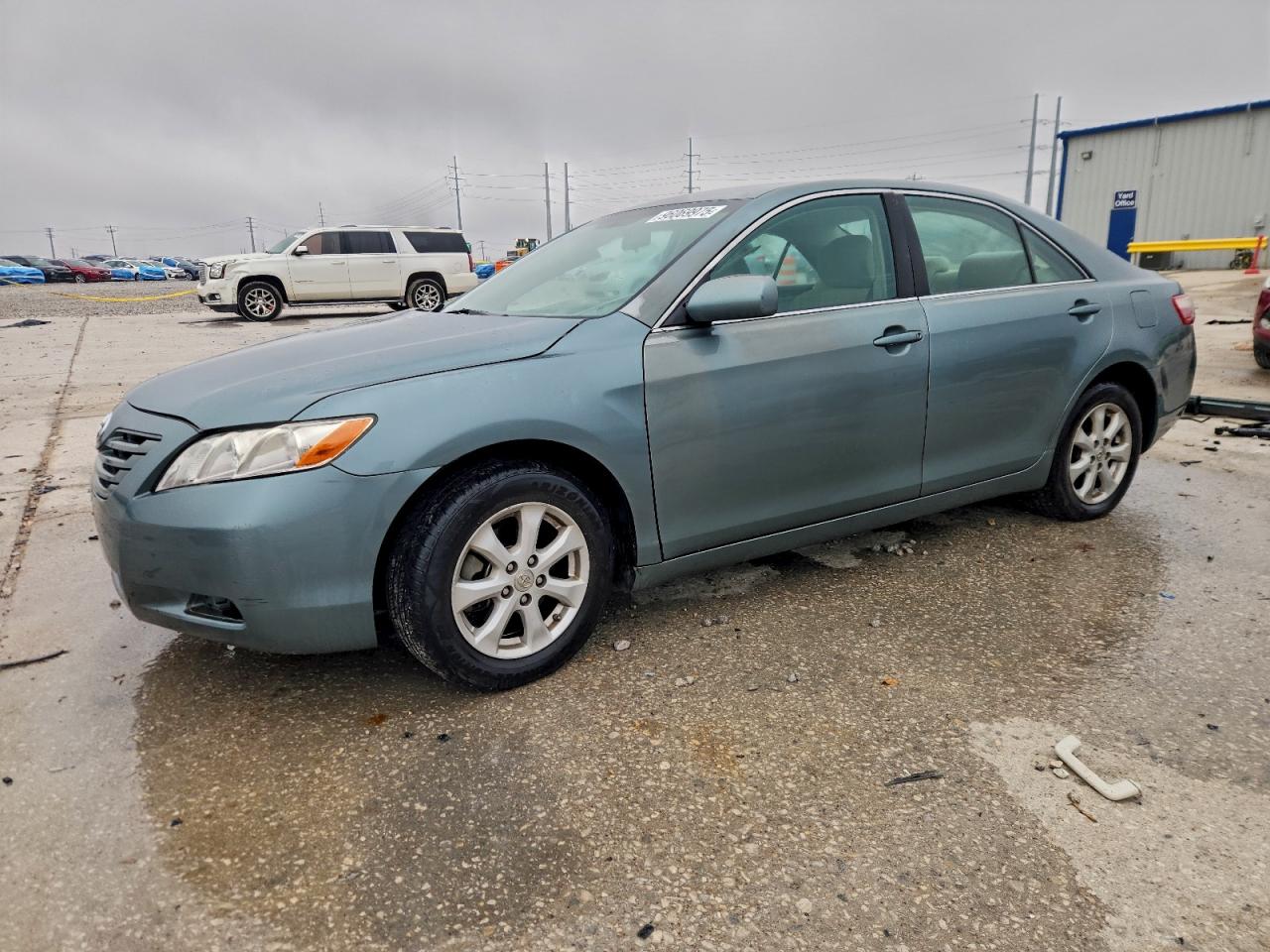 Toyota Camry Ce Image 1