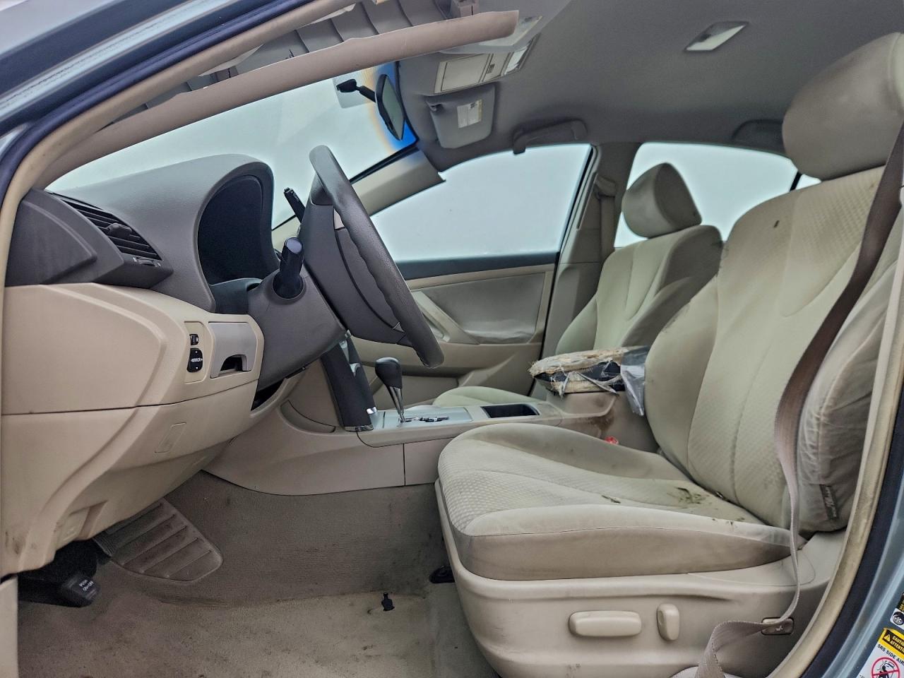 Toyota Camry Ce Image 6