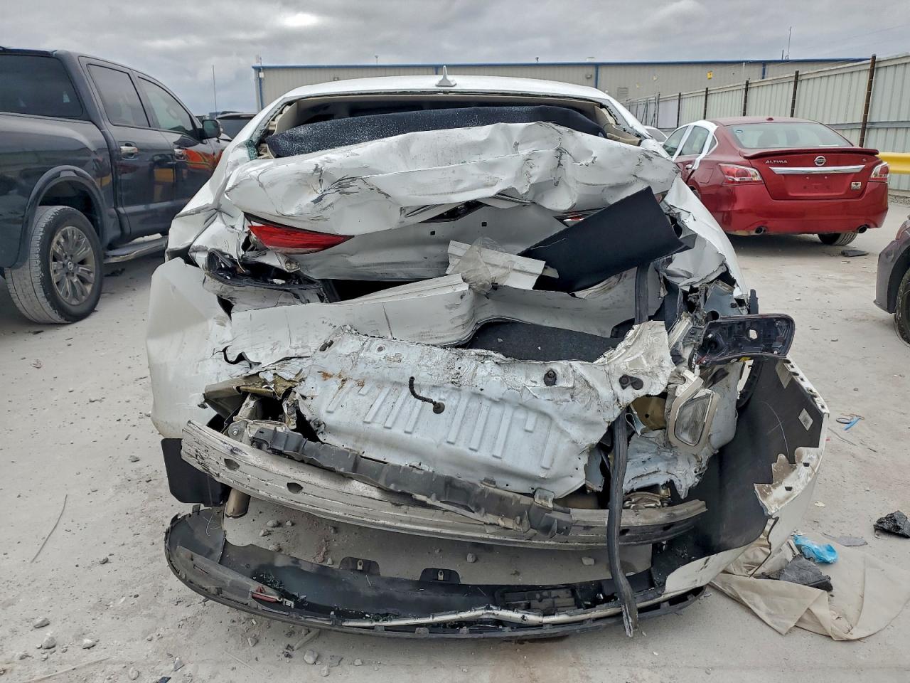 Chrysler 200 Limited Image 12