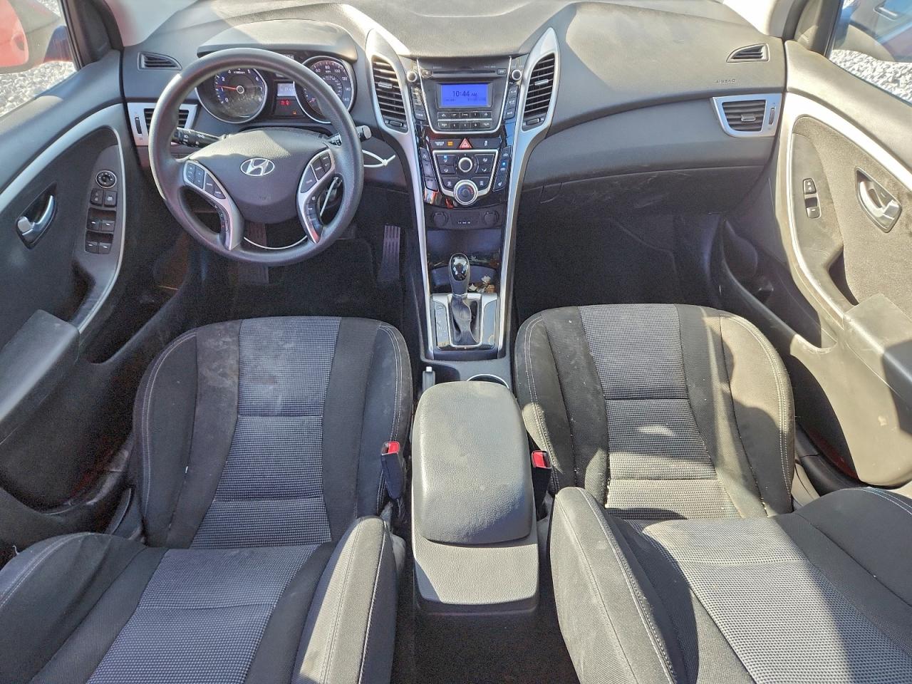 Hyundai ELANTRA Image 8