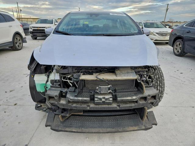 Nissan Versa Sv Image 5