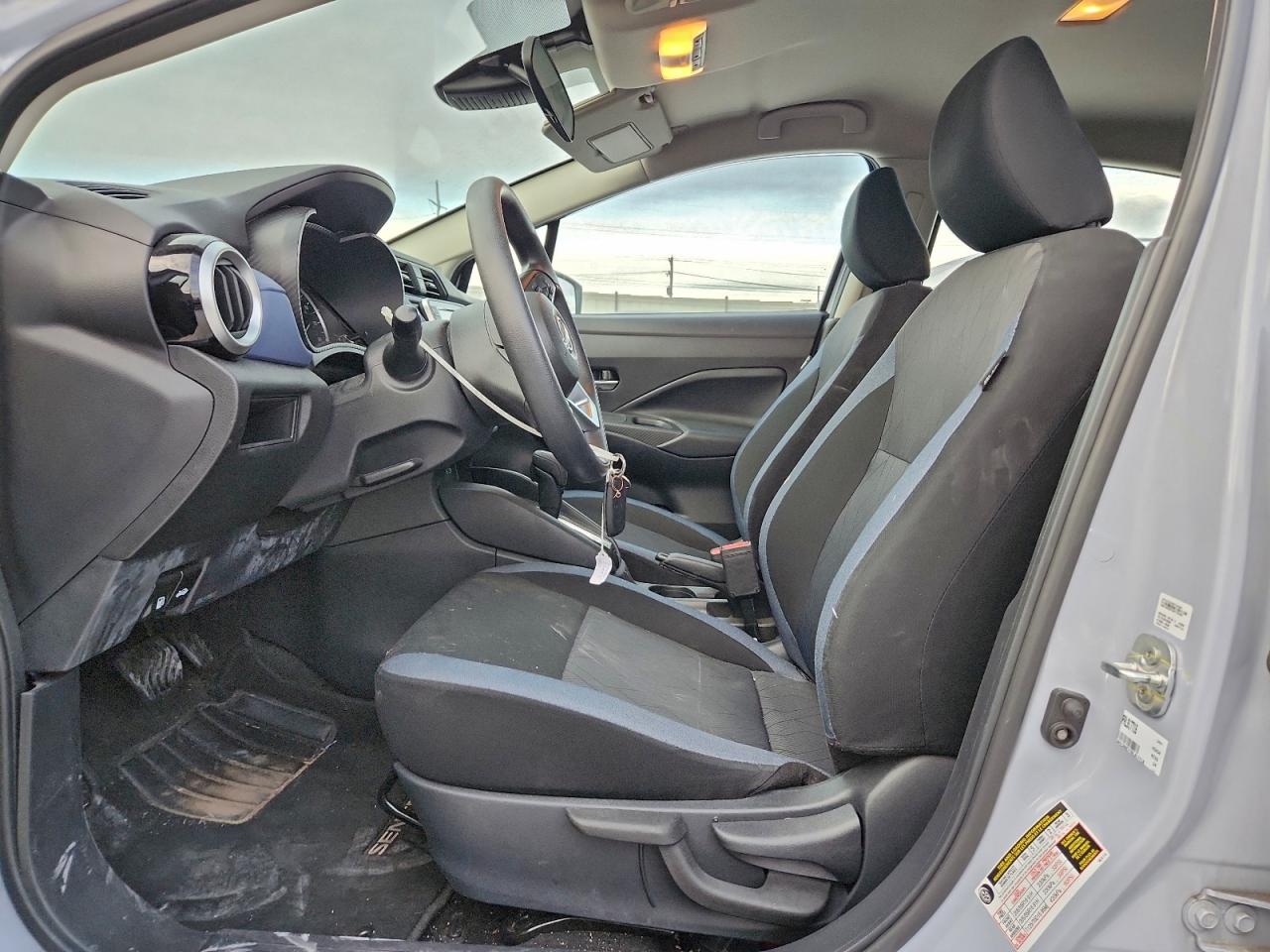 Nissan Versa Sv Image 12