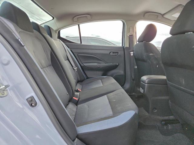 Nissan Versa Sv Image 7