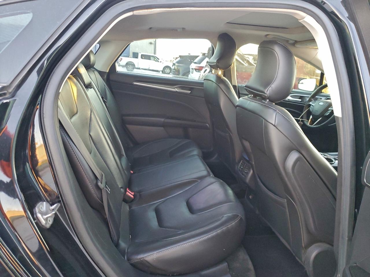 Ford Fusion Titanium Image 9