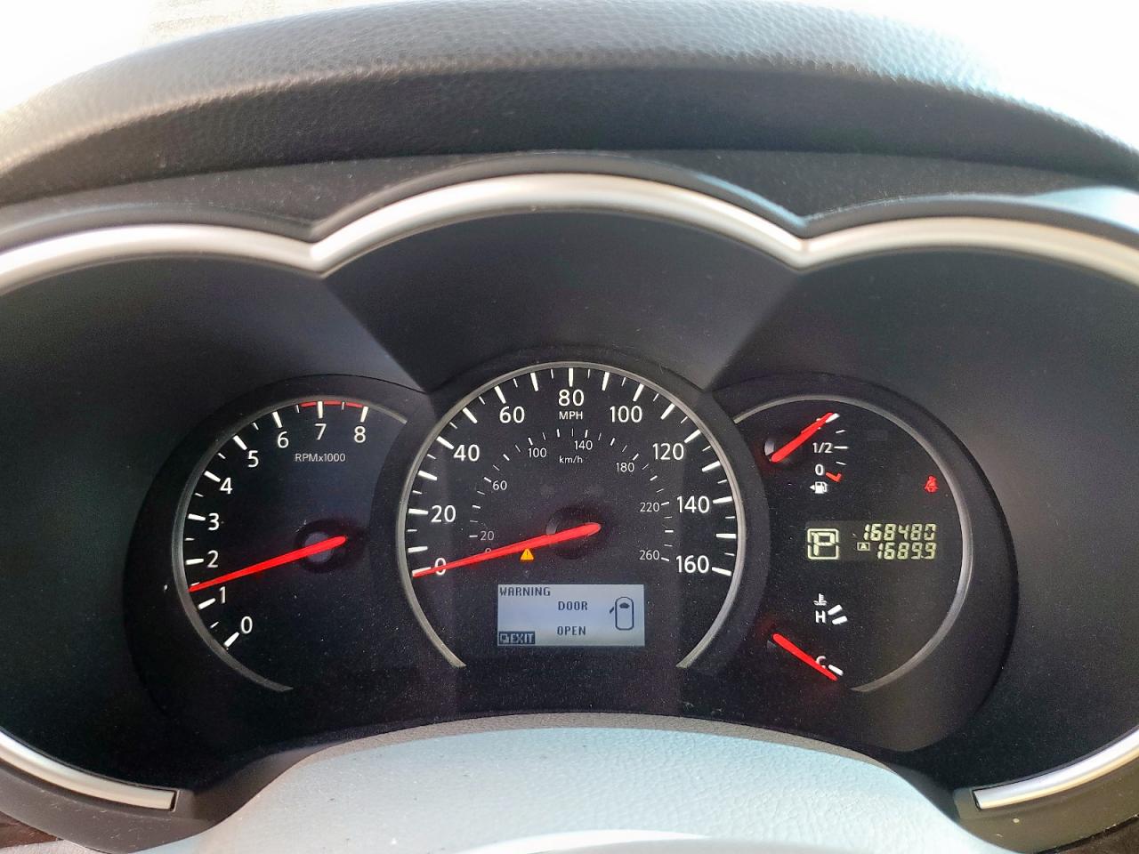 Nissan Quest S Image 8