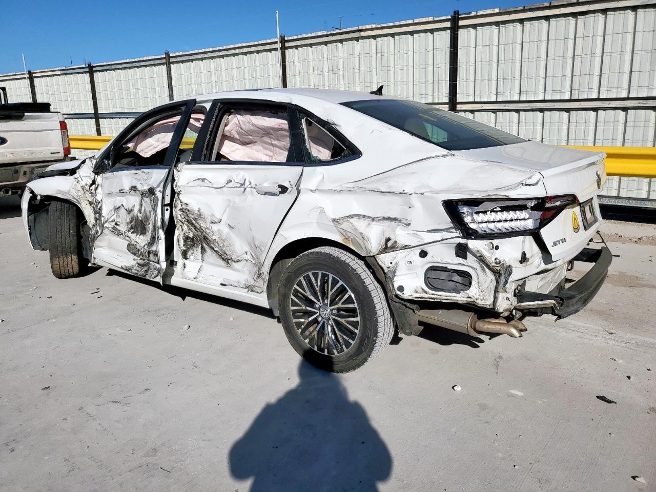 Volkswagen Jetta S Image 3