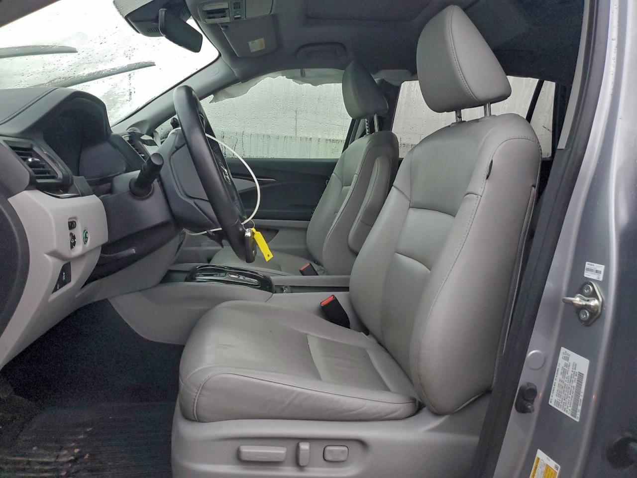 Honda Pilot Touring Image 6