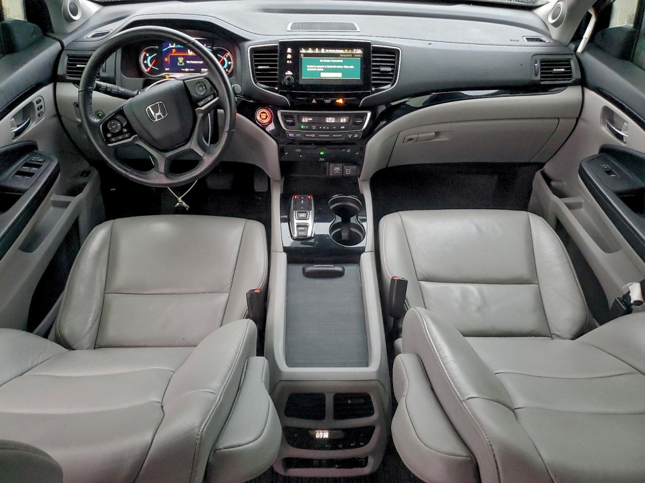 Honda Pilot Touring Image 8