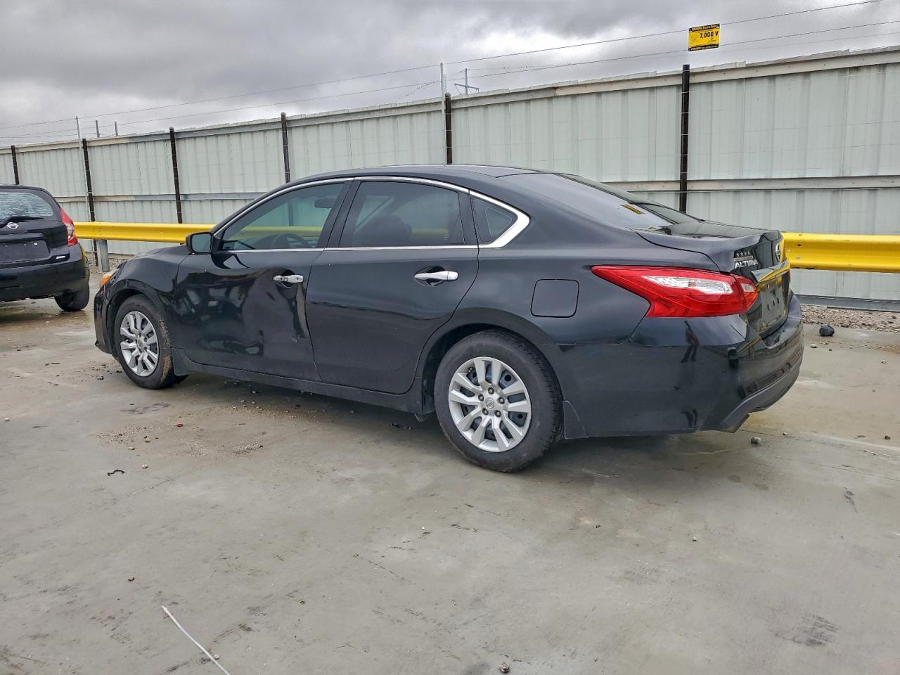 Nissan Altima 2.5 Image 3