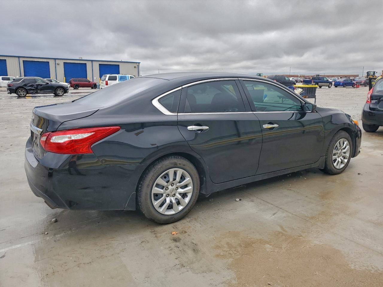 Nissan Altima 2.5 Image 2