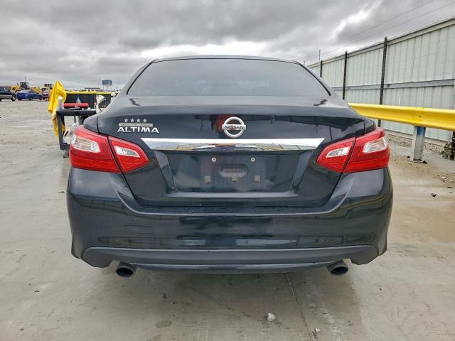 Nissan Altima 2.5 Image 10