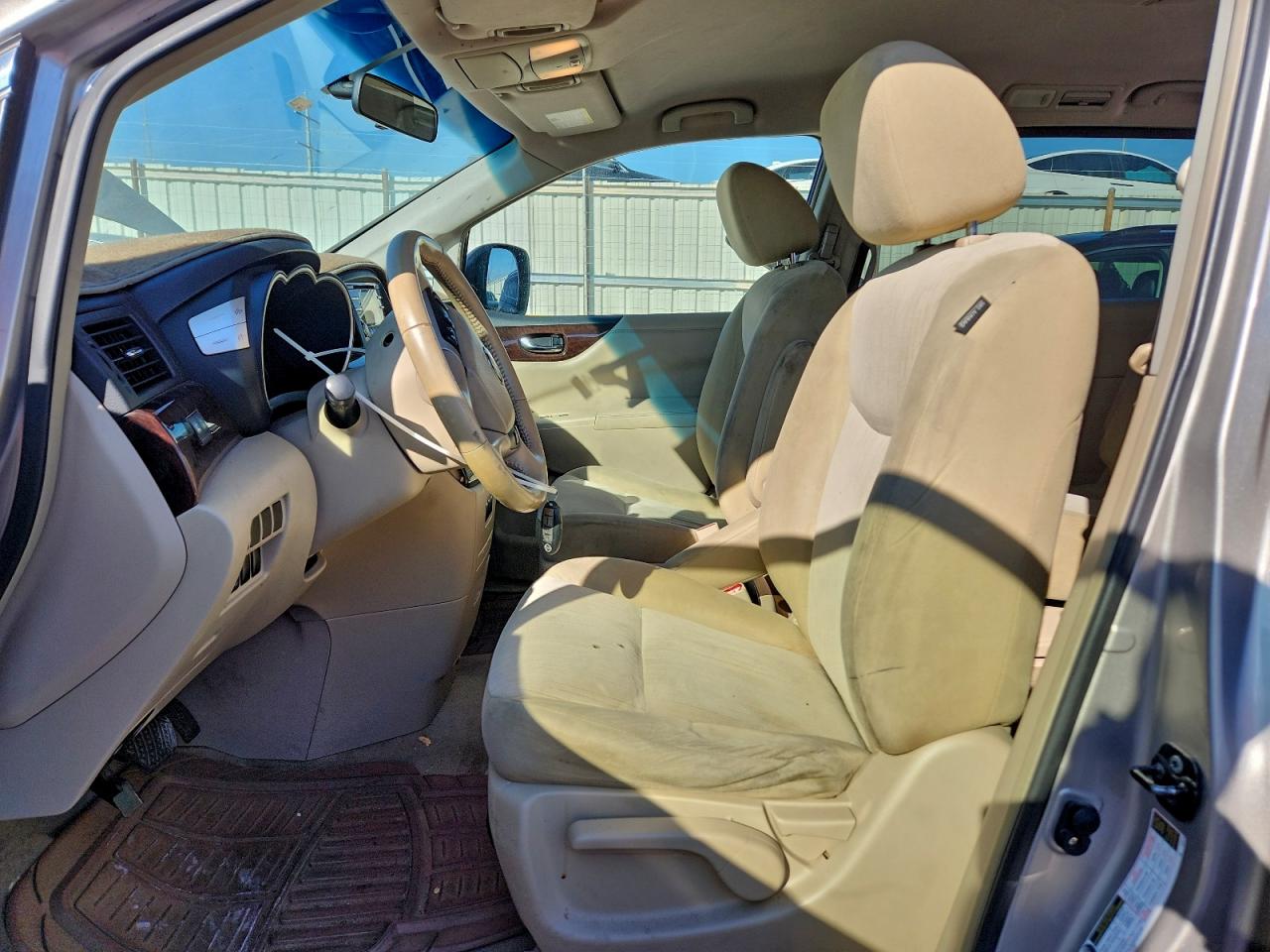 Nissan Quest S Image 12