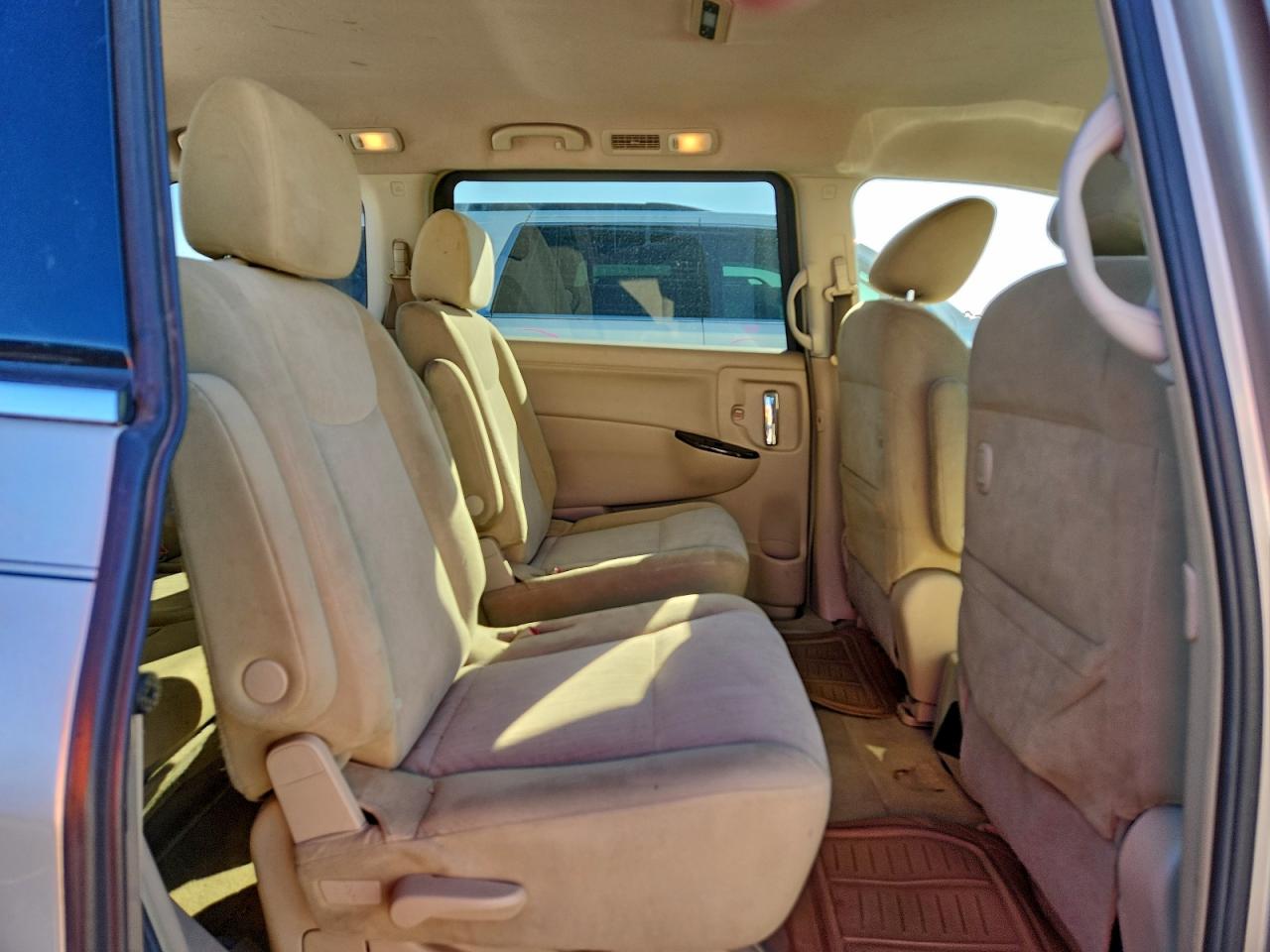 Nissan Quest S Image 5