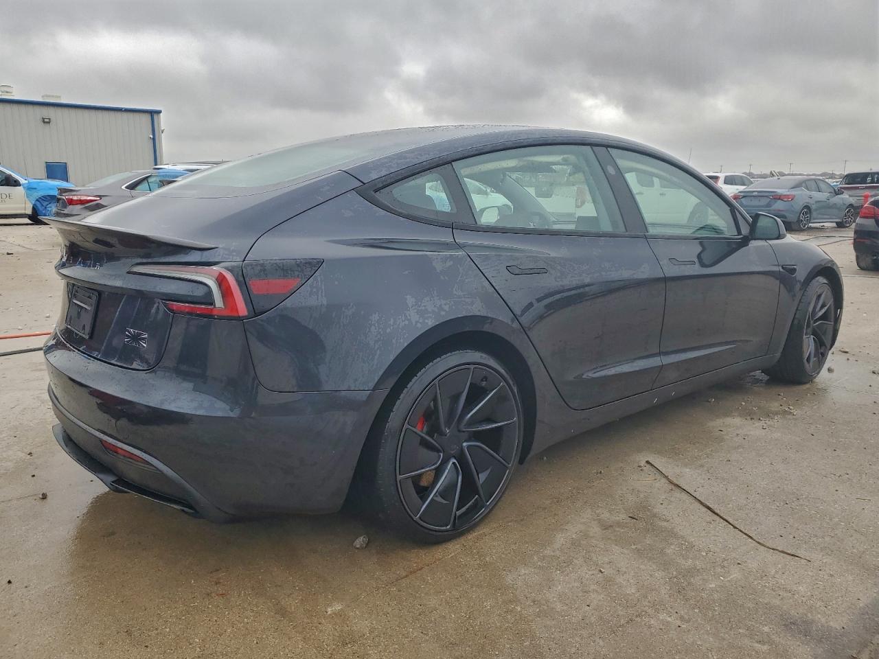 Tesla Model 3 Image 3