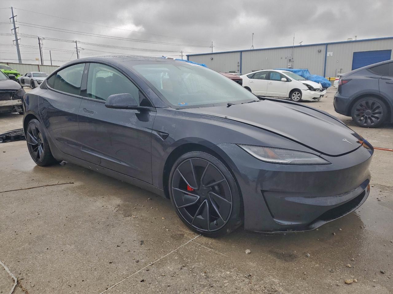 Tesla Model 3 Image 4