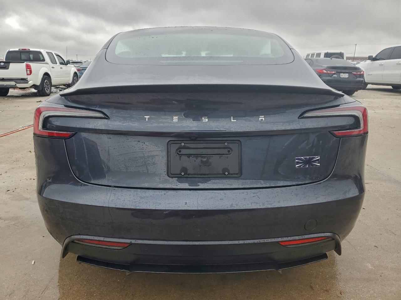 Tesla Model 3 Image 7