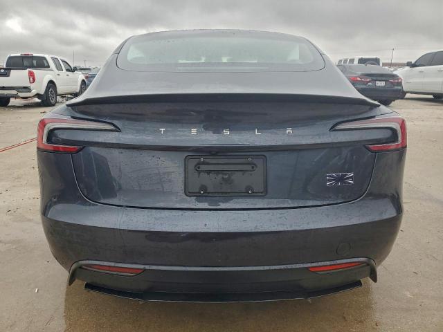 Tesla Model 3 Image 7