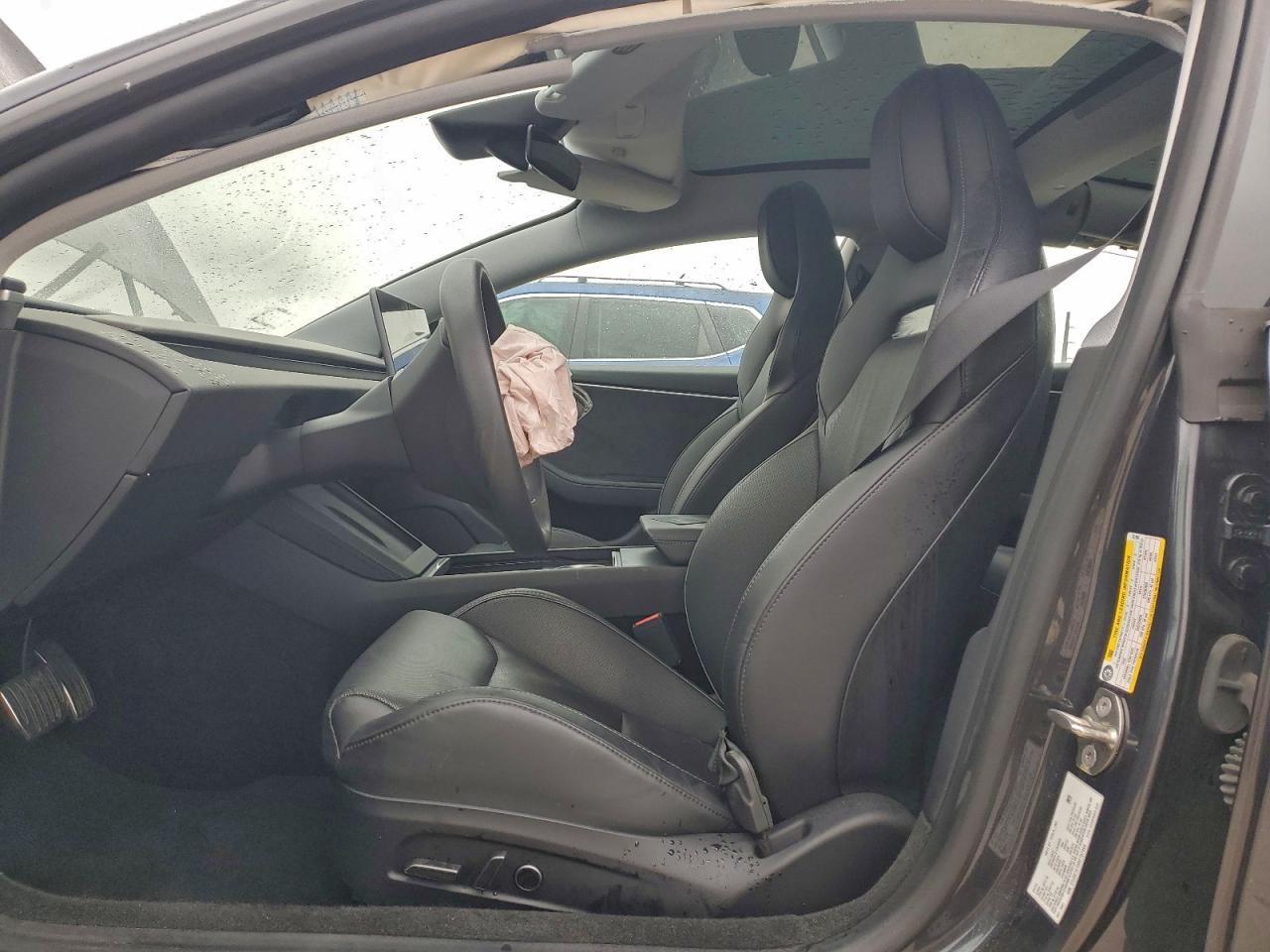 Tesla Model 3 Image 11