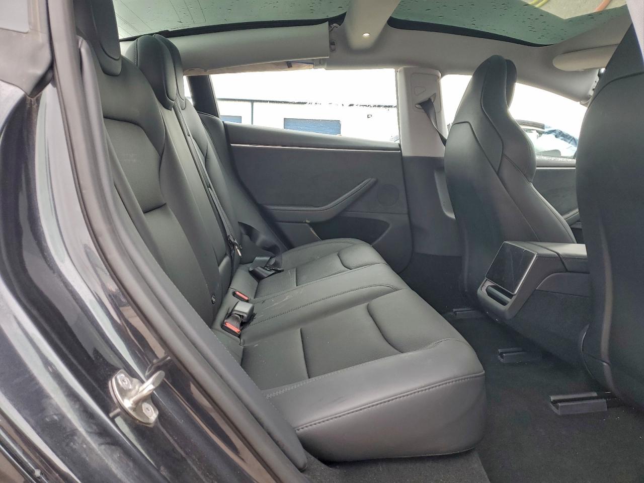 Tesla Model 3 Image 9