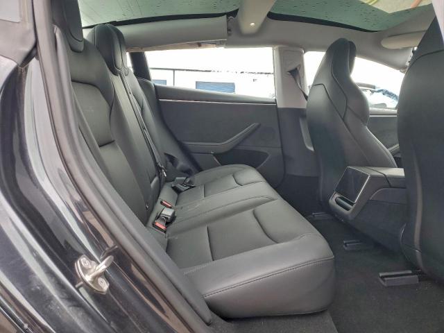 Tesla Model 3 Image 9