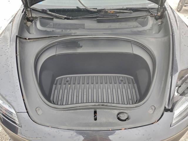 Tesla Model 3 Image 12