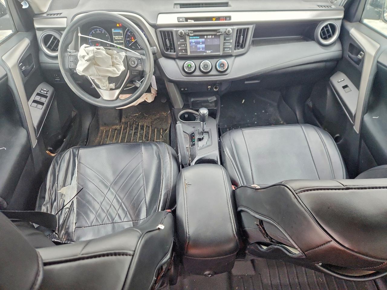 Toyota RAV4 Le Image 9