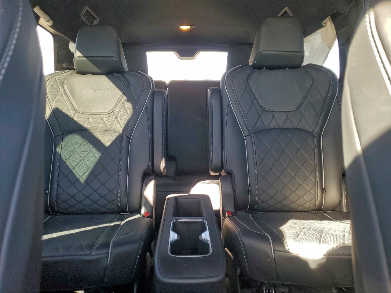 INFINITI Qx Autograph Image 11