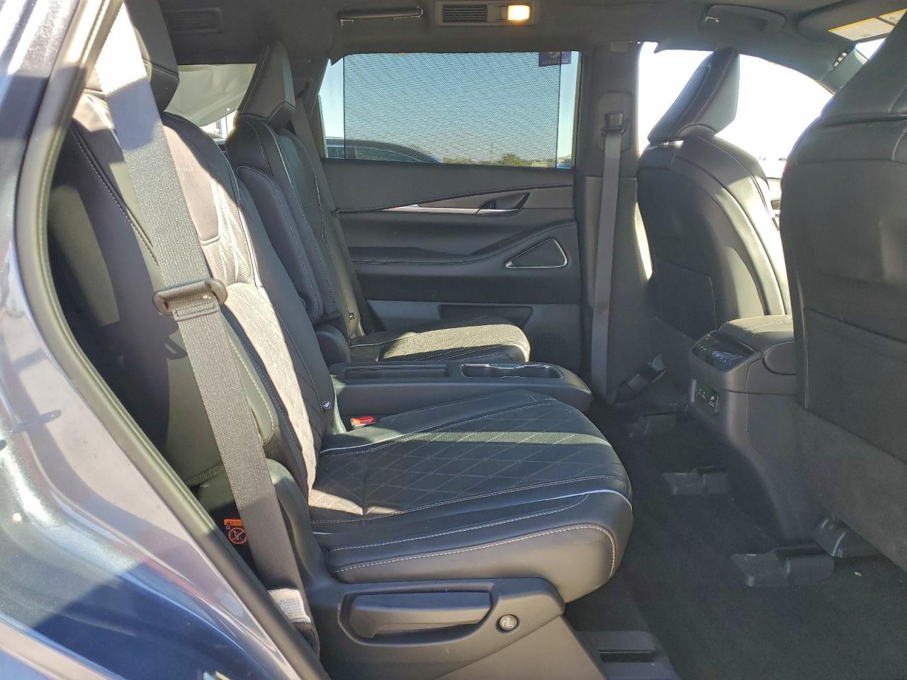 INFINITI Qx Autograph Image 6