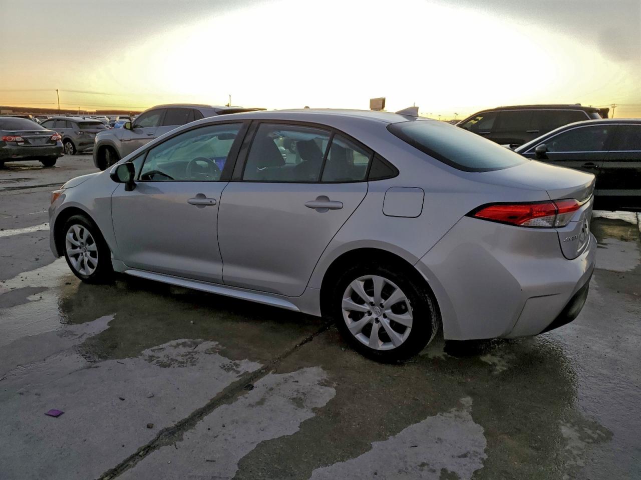 Toyota Corolla Le Image 13