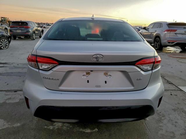 Toyota Corolla Le Image 4