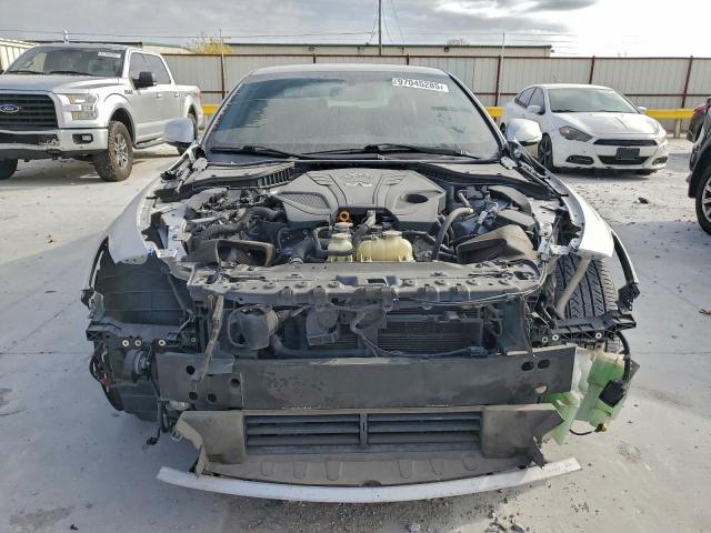 INFINITI Q60 Red Sport 400 Image 7