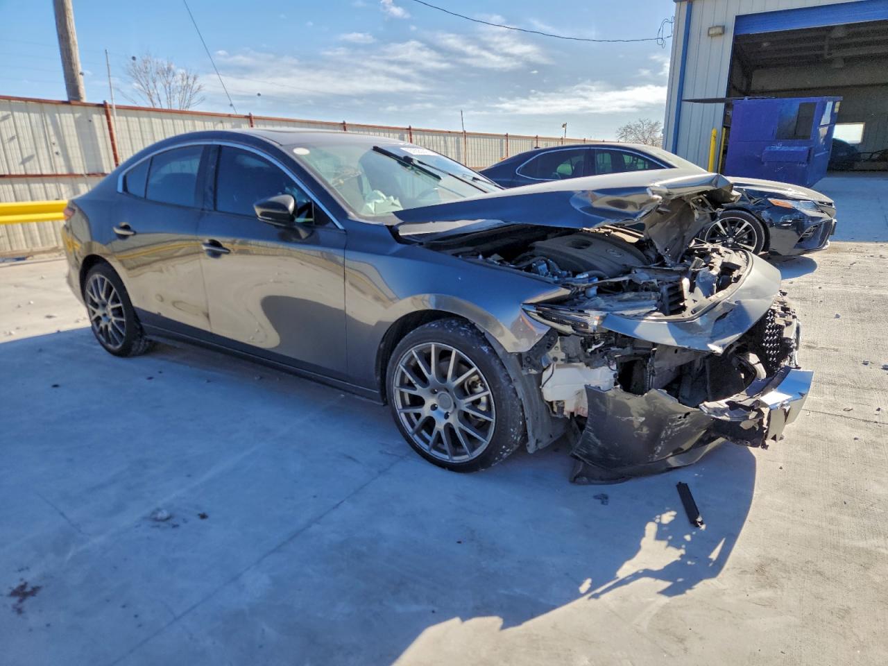 Mazda 3 Premium Image 3