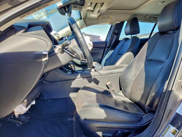 Mazda 3 Premium Image 8